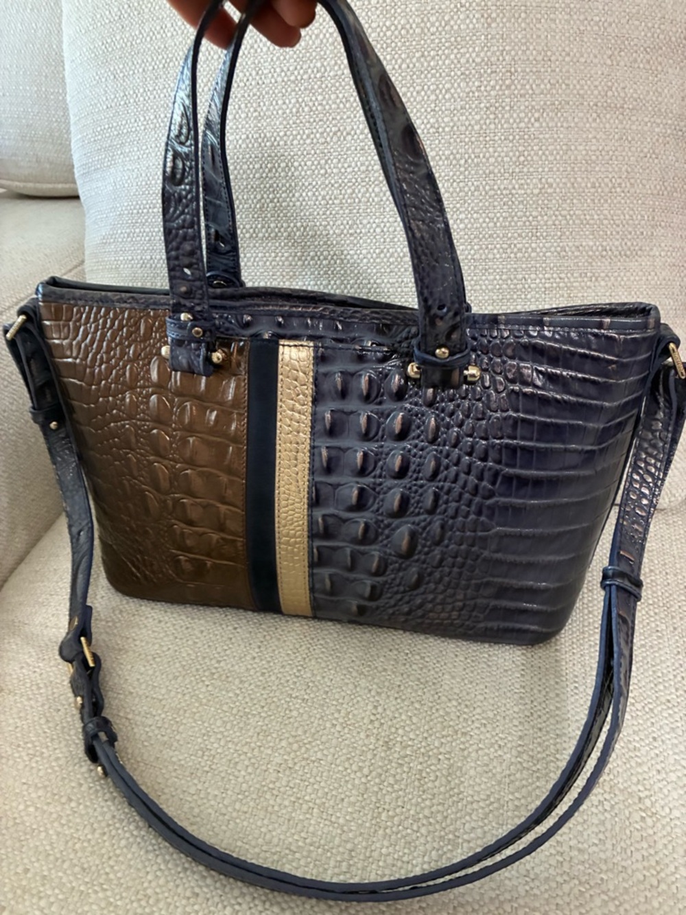 Brahmin EUC Medium Asher Leather Croc-Embossed Tote w/ Gold Hardware & Tassel - Picture 5 of 14